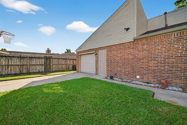 $2,500 | 4006 Dover Street, Deer Park, TX 77536