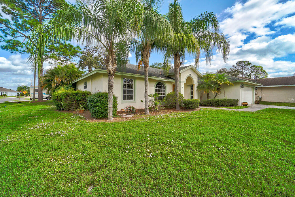 2678 Southwest Ace Road Port St. Lucie, FL 34953 - Photo 30 of 32 Exterior Front