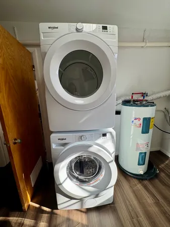 $1,250 | 910 4th Avenue, De Witt, IA 52742