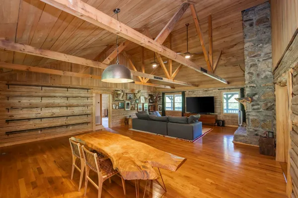 $1,250,000 | 1370 Dog Branch Road, Hartsville, TN 37074