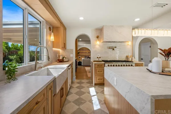 $1,899,000 | 6280 Lance Place, San Diego, CA 92120