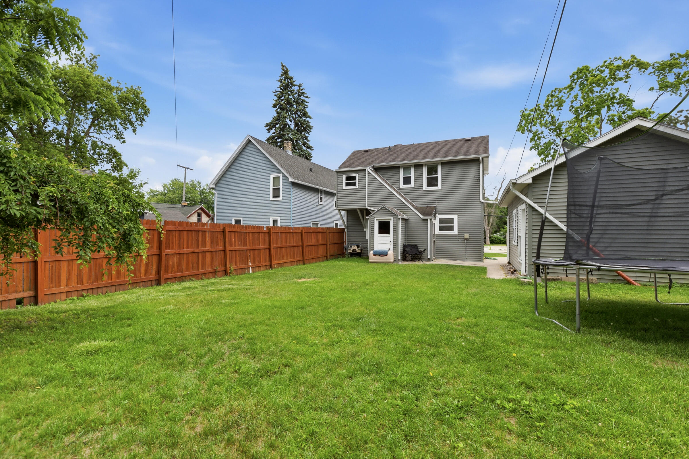 1210 Hamilton Street Manitowoc, WI 54220 - Photo 29 of 37 1210hamilton-29