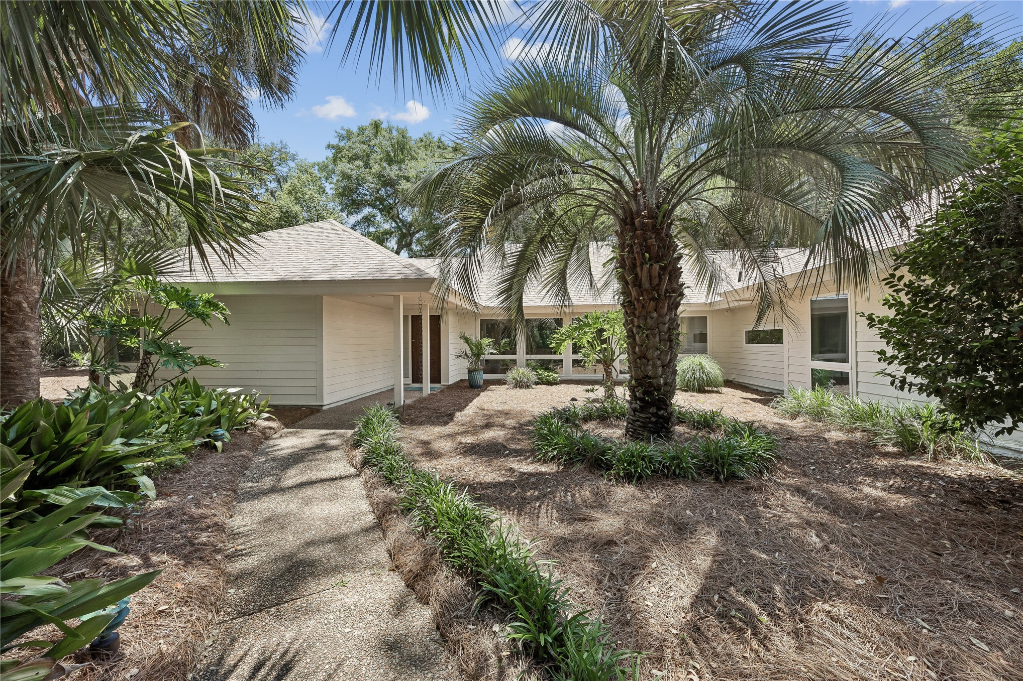 123 Bitternut Road Fernandina Beach, FL 32034 - Photo 10 of 87 Opportunity to add your own special landscaping touches to this home if so desired. An invisible fence has been added for your furry family members. All you need do is purchase a collar or two.