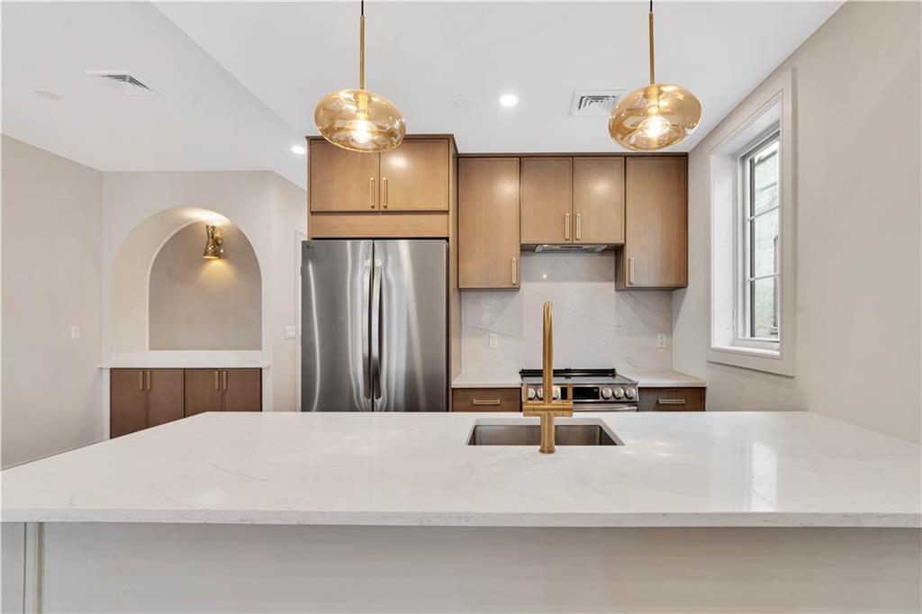 368 92nd Street, Unit 2A Brooklyn, NY 11209 - Photo 5 of 29