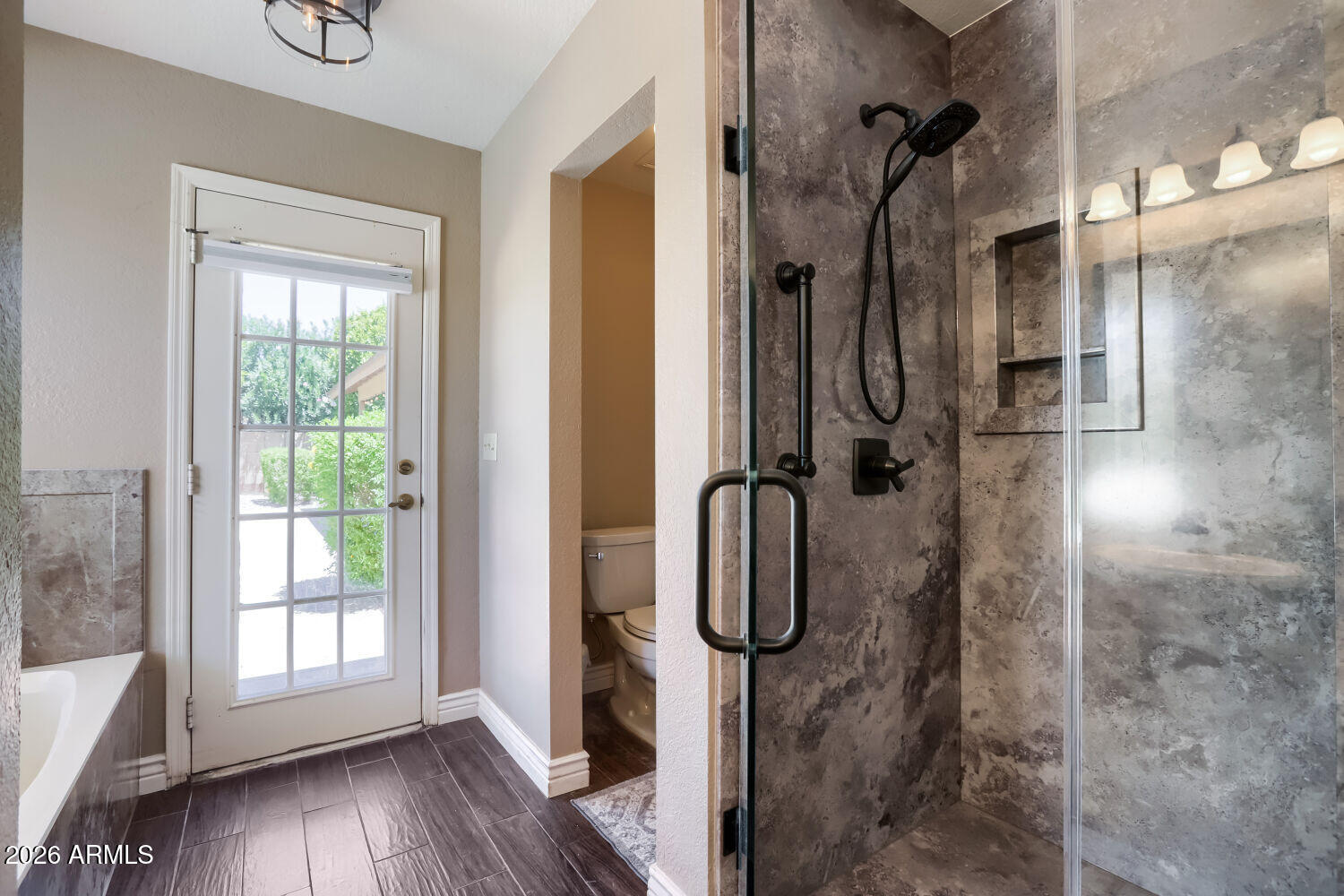 720 East Grandview Road Phoenix, AZ 85022 - Photo 7 of 14 Primary Shower & Tub