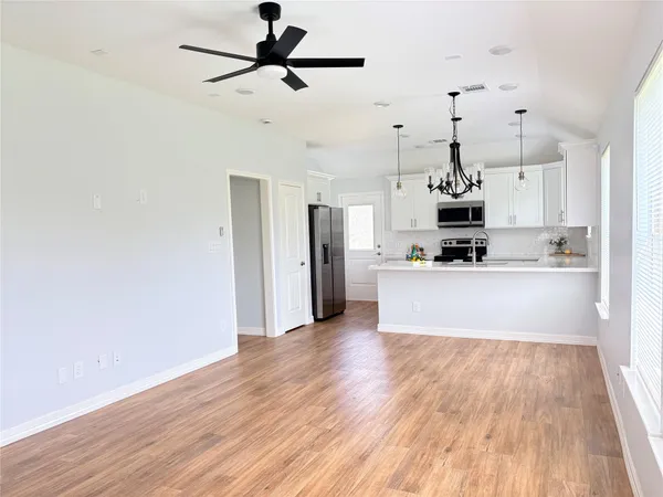 $2,100 | 16210 Longwood Spr, Cypress, TX 77429