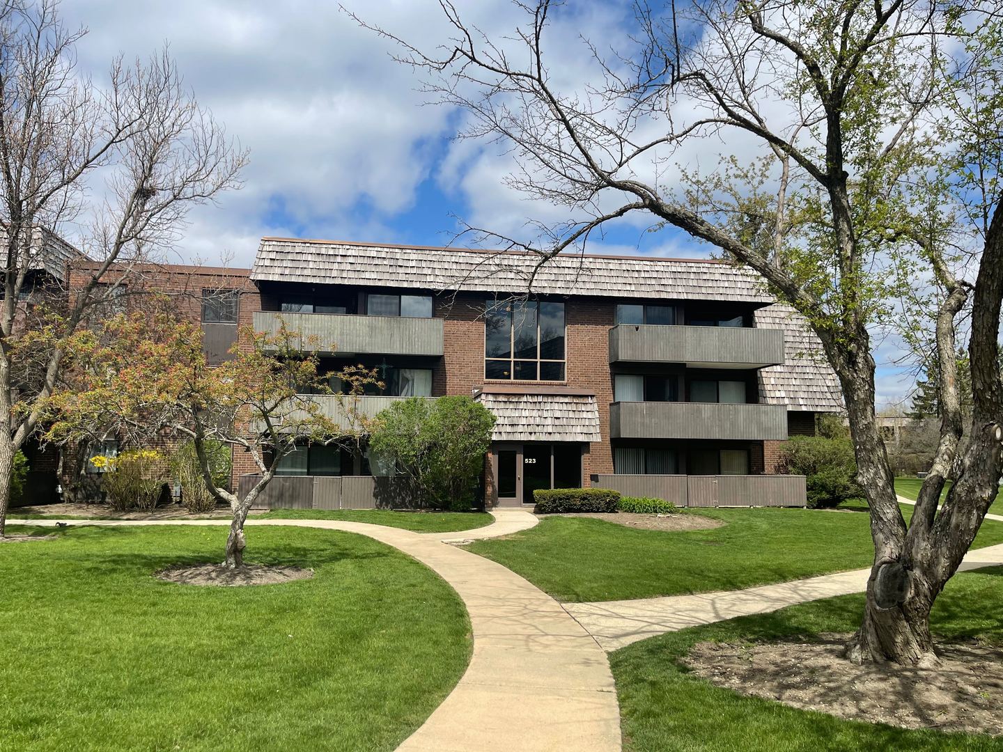 523 Timber Ridge Drive, Unit 102 Carol Stream, IL 60188 - Photo 1 of 15