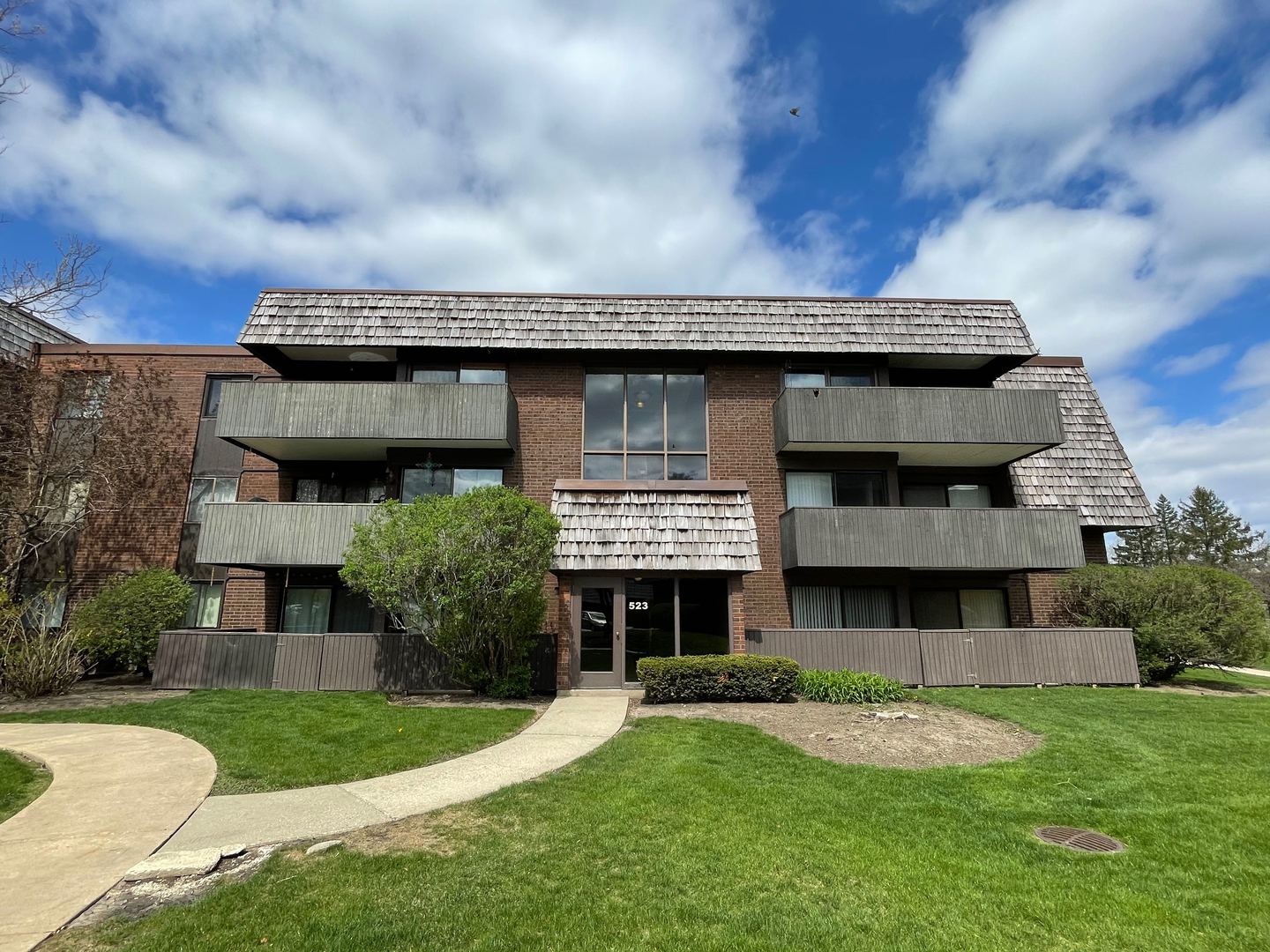 523 Timber Ridge Drive, Unit 102 Carol Stream, IL 60188 - Photo 2 of 15