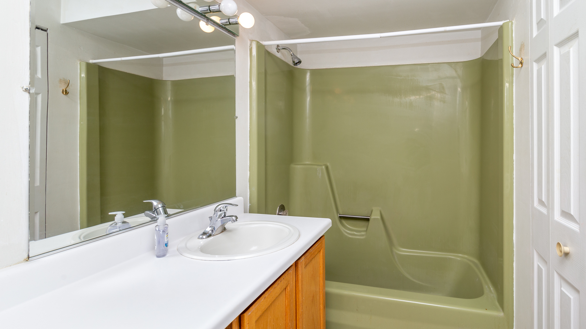 523 Timber Ridge Drive, Unit 102 Carol Stream, IL 60188 - Photo 12 of 15
