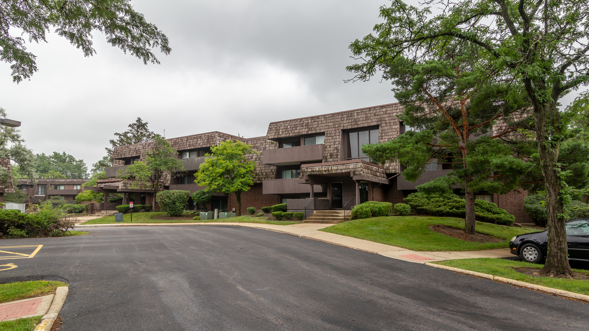 523 Timber Ridge Drive, Unit 102 Carol Stream, IL 60188 - Photo 3 of 15