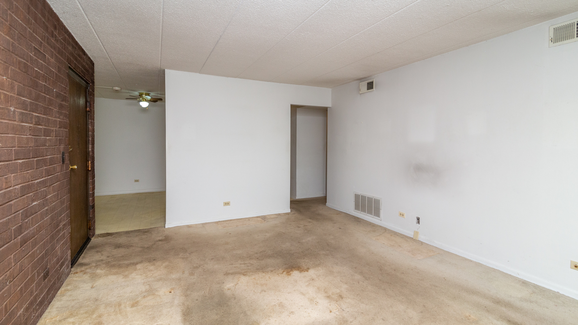 523 Timber Ridge Drive, Unit 102 Carol Stream, IL 60188 - Photo 6 of 15