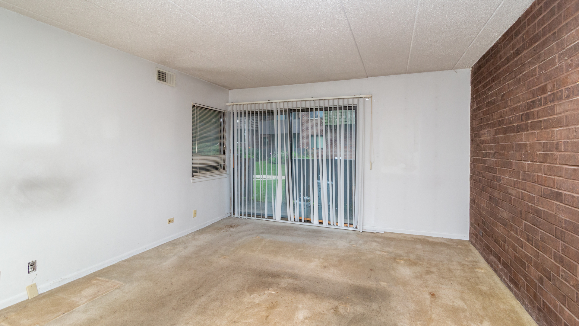 523 Timber Ridge Drive, Unit 102 Carol Stream, IL 60188 - Photo 7 of 15