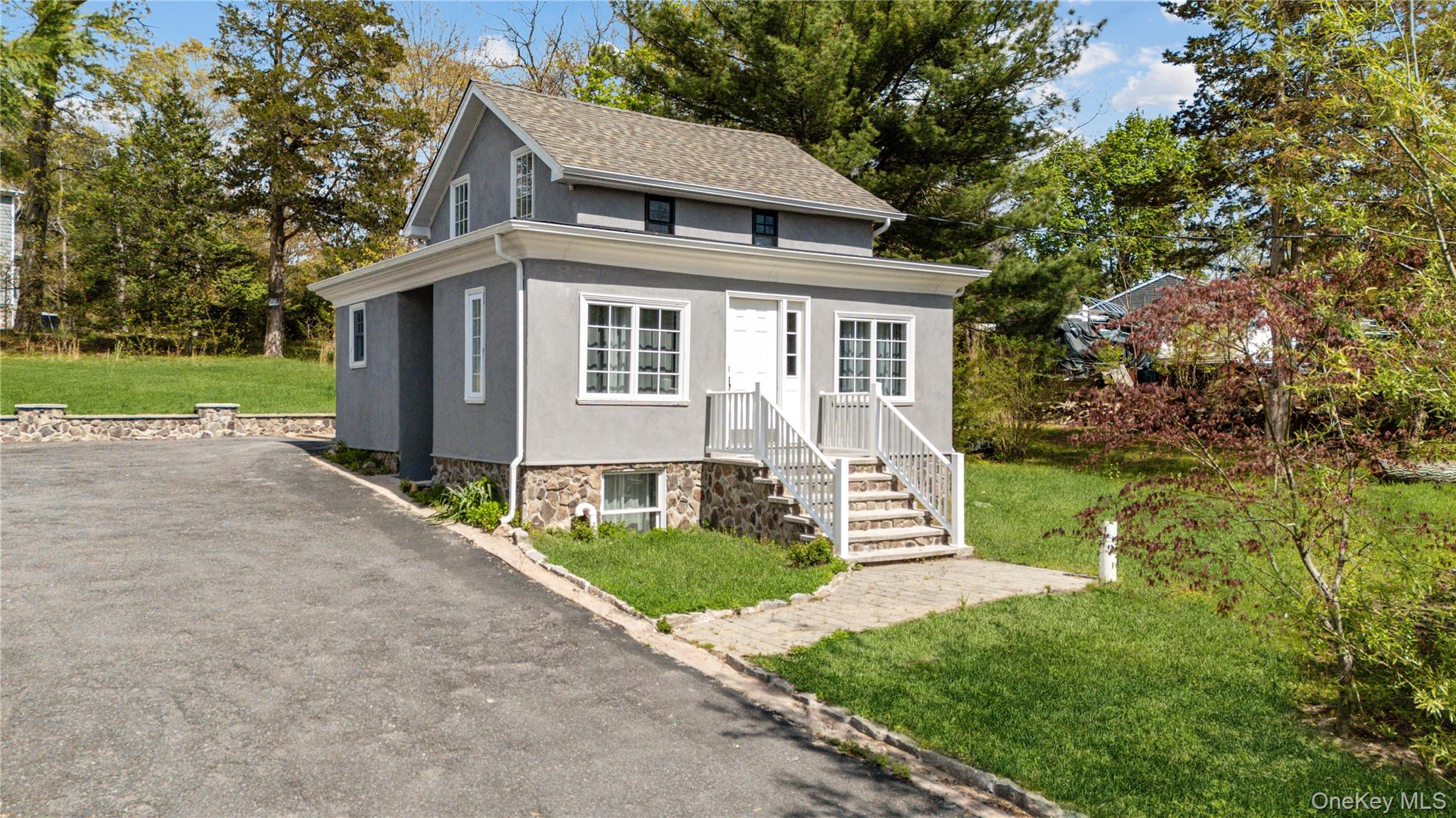 143 North Rocky Point Landing Road Rocky Point, NY 11778 - Photo 2 of 37