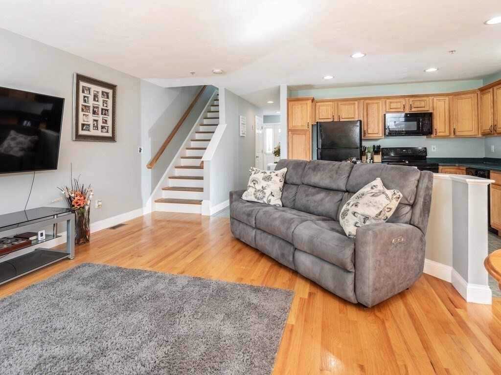 3 Village Way, Unit 3 Rutland, MA 01543 - Photo 4 of 36