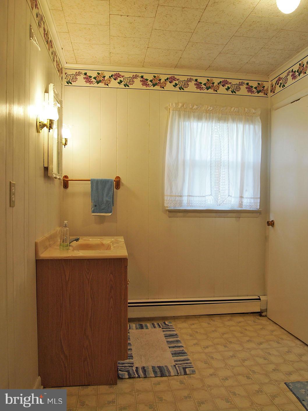 2364 Leetown Road Summit Point, WV 25446 - Photo 10 of 29 Bath Vanity
