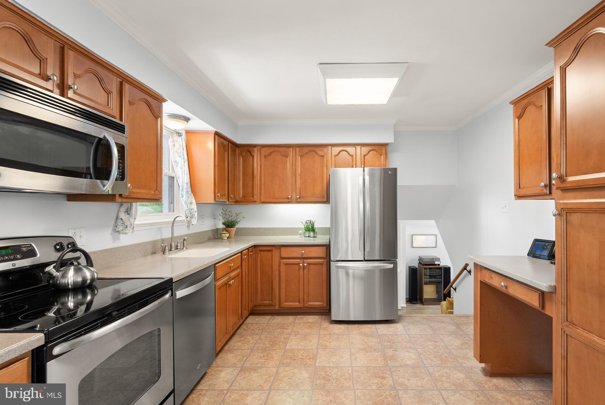 7412 Gary Street Springfield, VA 22150 - Photo 8 of 23 Gallery Image 8