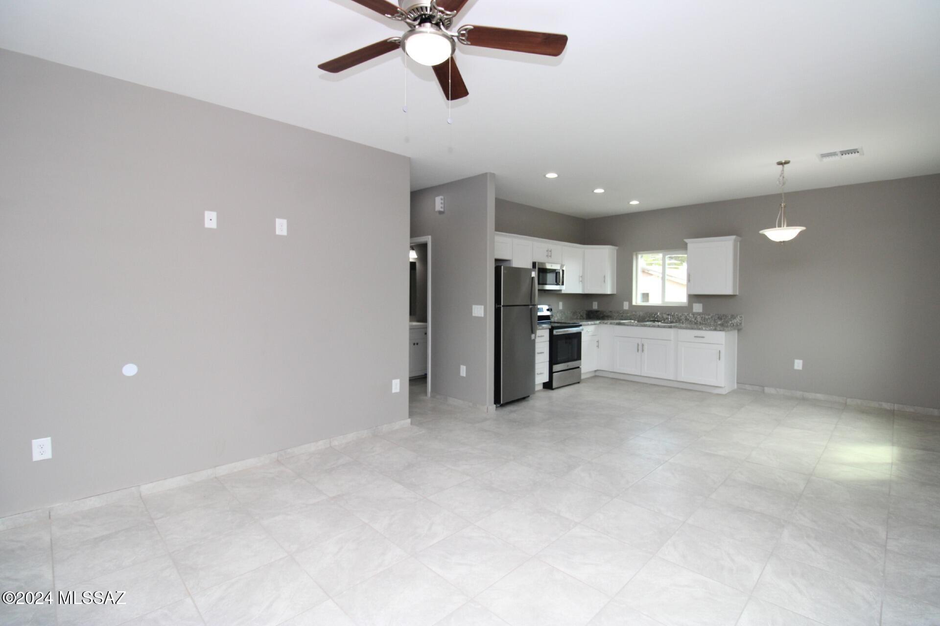 433 East Navajo Road, Unit 1 Tucson, AZ 85705 - Photo 5 of 18