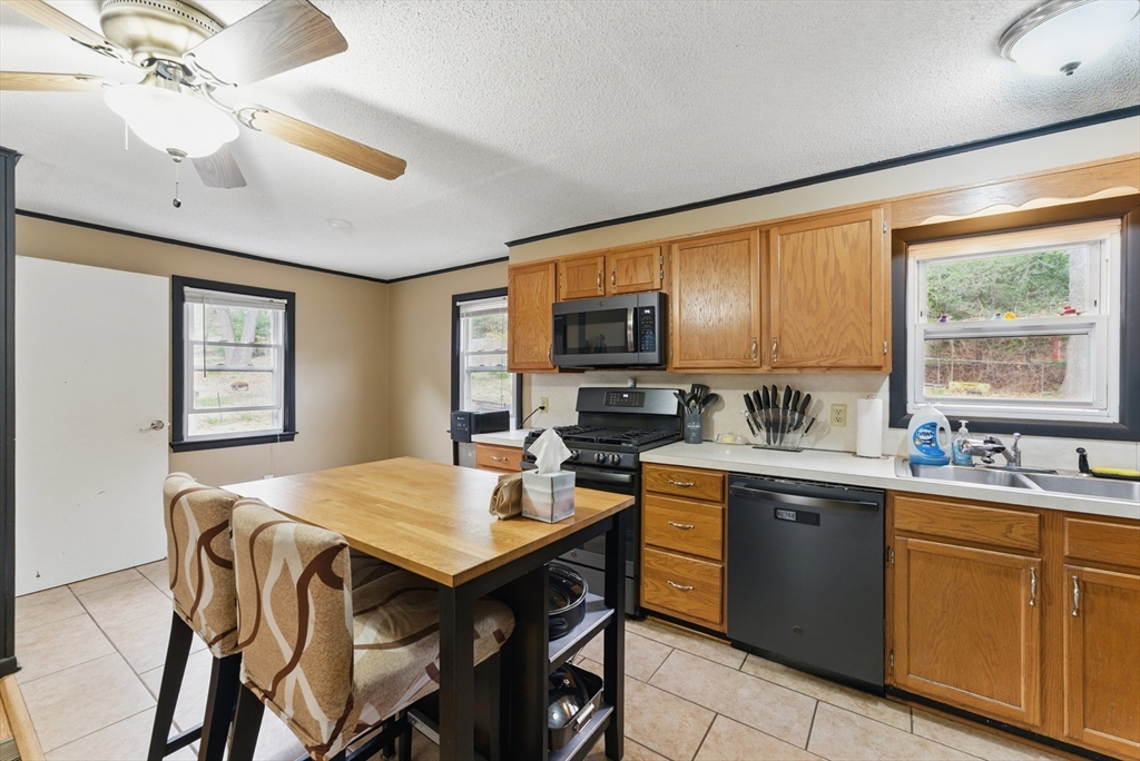 42 North Brook Road Springfield, MA 01119 - Photo 13 of 35