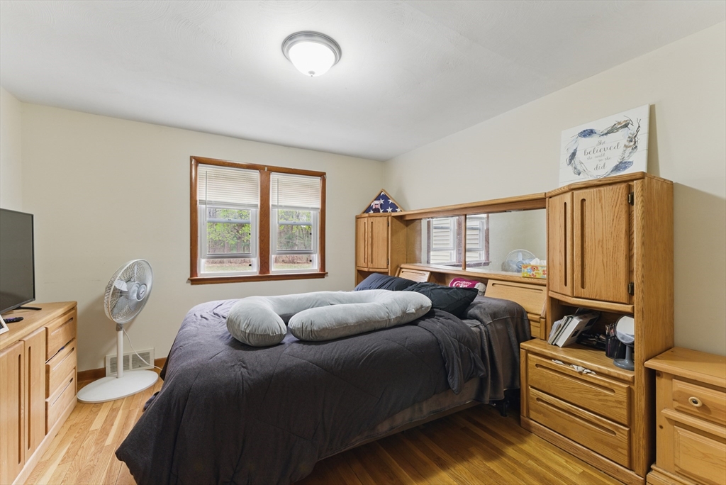 42 North Brook Road Springfield, MA 01119 - Photo 16 of 35