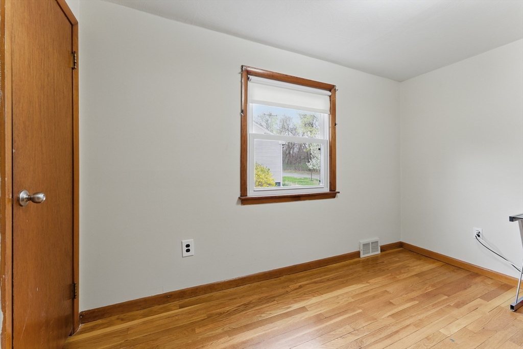 42 North Brook Road Springfield, MA 01119 - Photo 23 of 35