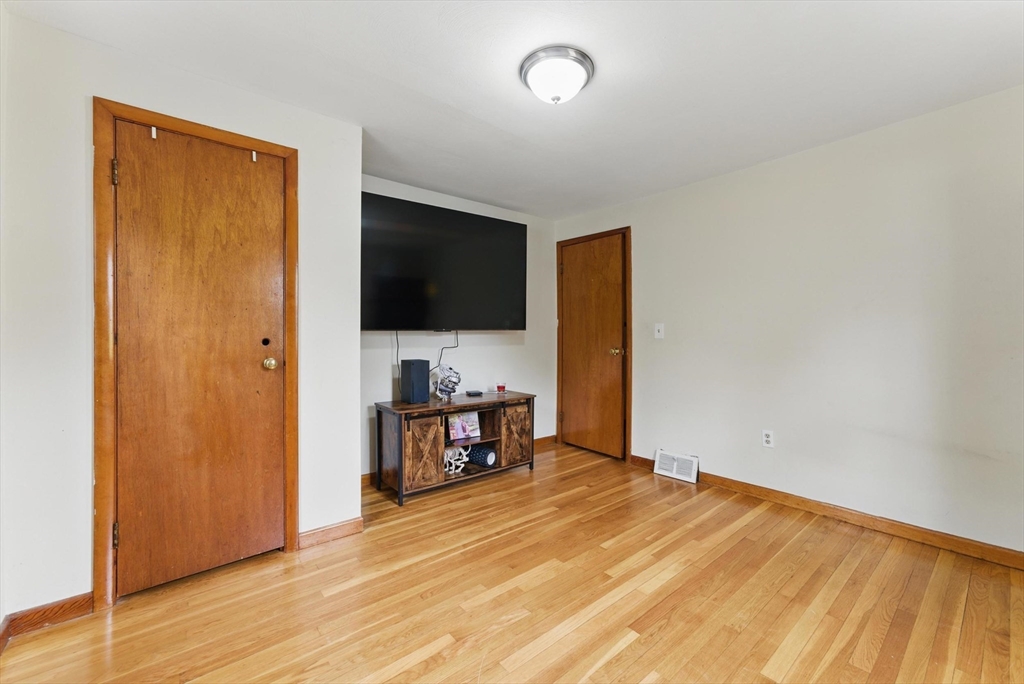 42 North Brook Road Springfield, MA 01119 - Photo 25 of 35