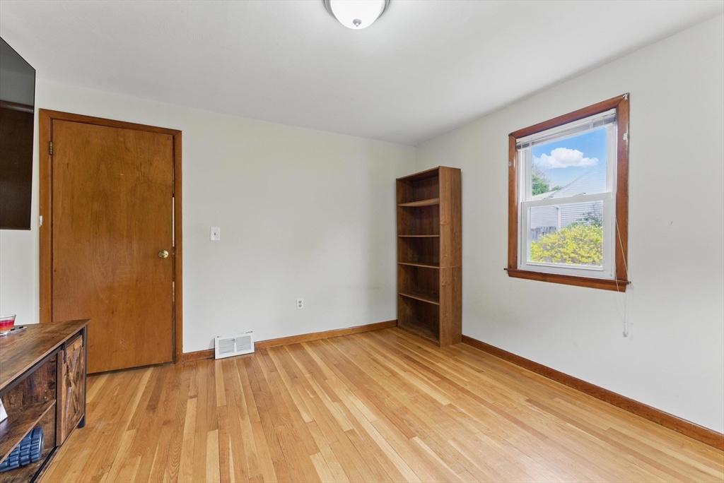 42 North Brook Road Springfield, MA 01119 - Photo 27 of 35