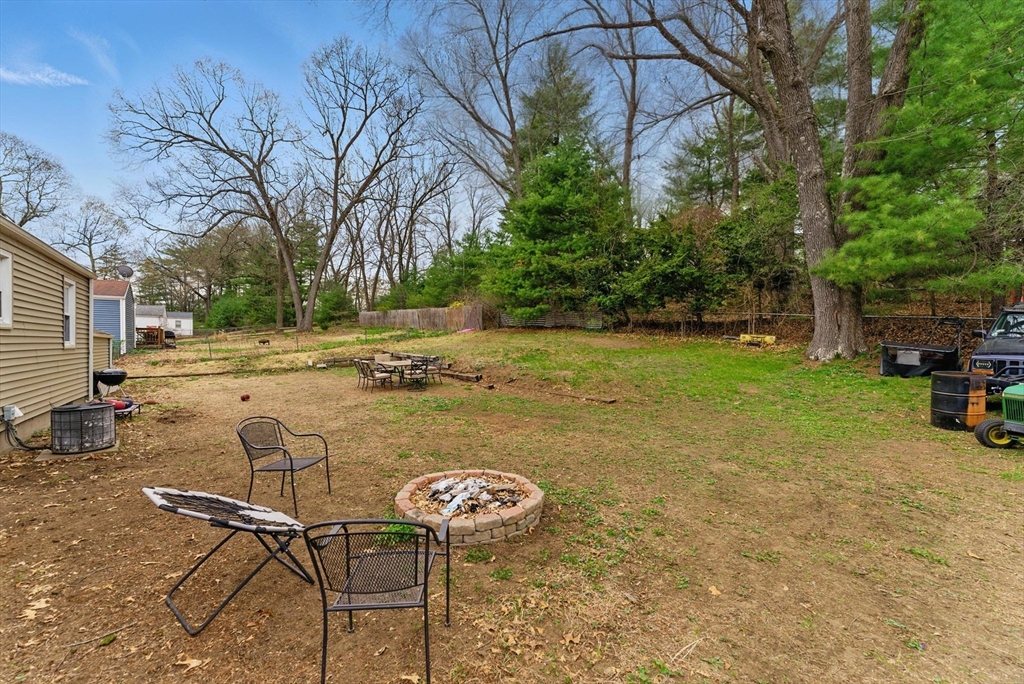 42 North Brook Road Springfield, MA 01119 - Photo 3 of 35