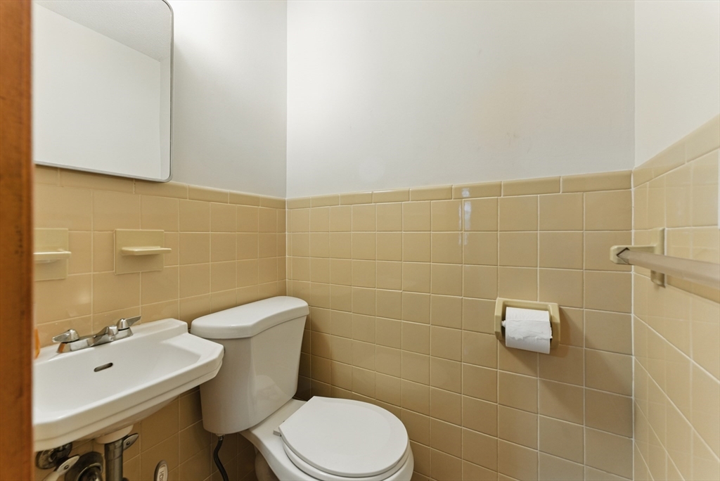 42 North Brook Road Springfield, MA 01119 - Photo 31 of 35