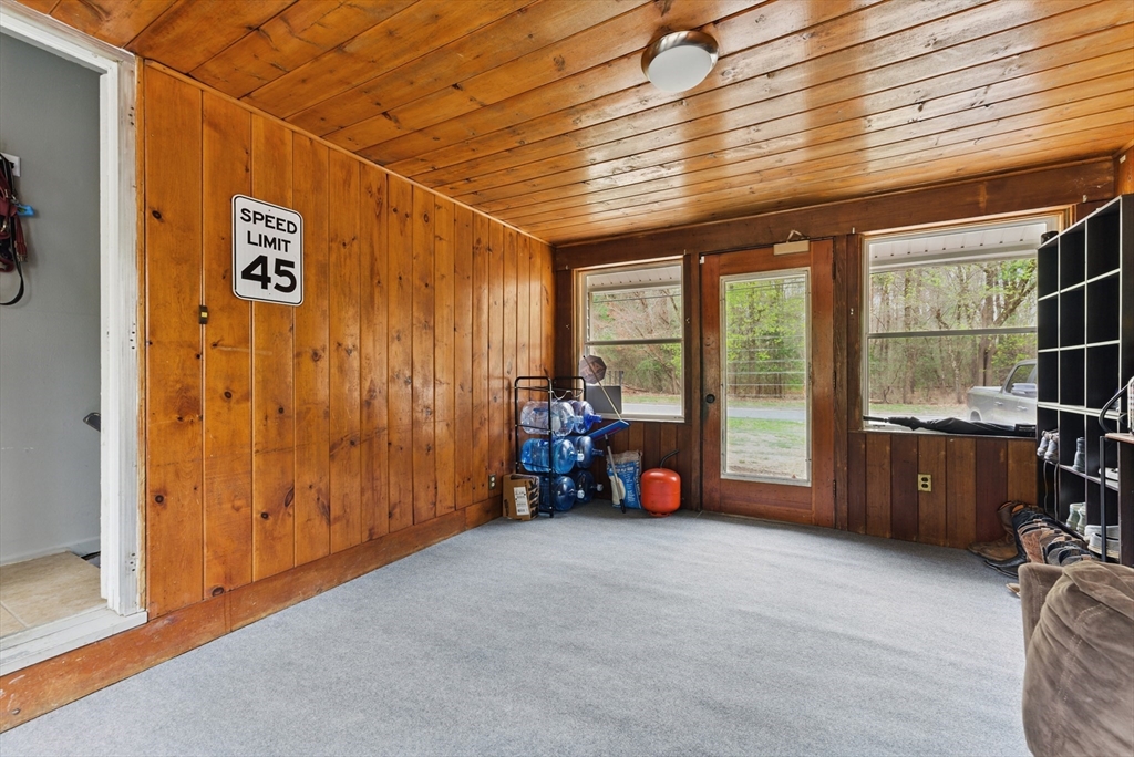 42 North Brook Road Springfield, MA 01119 - Photo 6 of 35