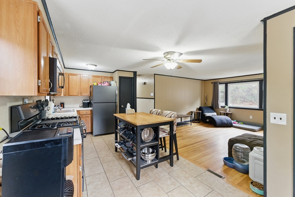 42 North Brook Road Springfield, MA 01119 - Photo 9 of 35