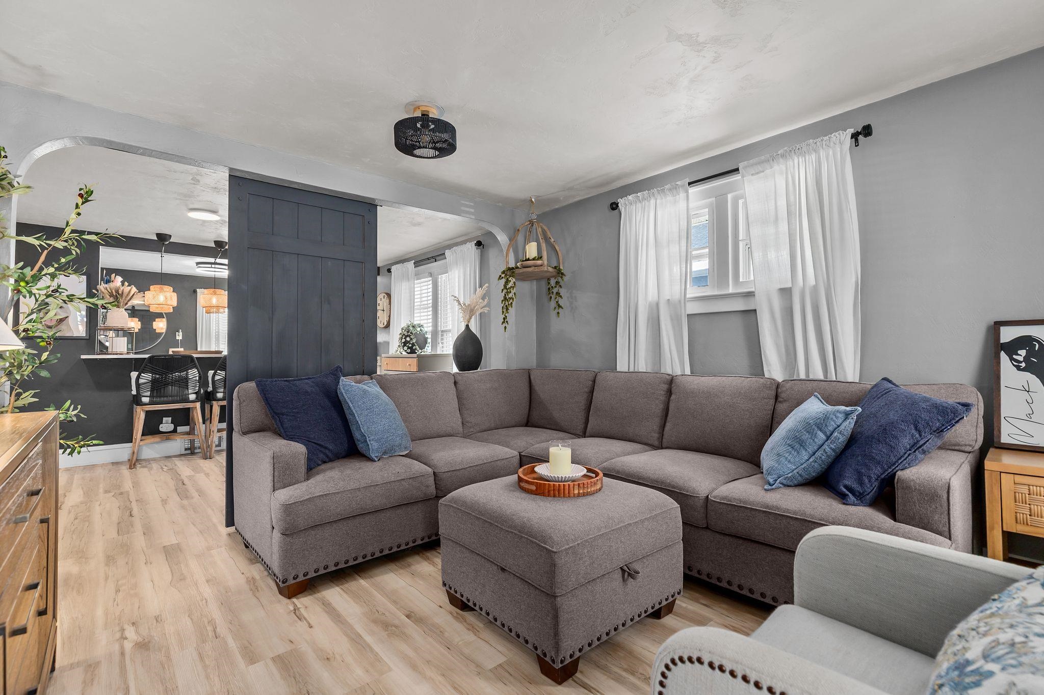 539 West Brewster Street Appleton, WI 54911 - Photo 3 of 29