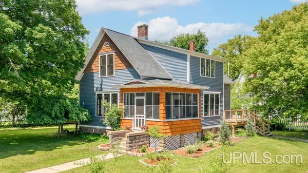 $325,000 | 300 West F Street, Iron Mountain, MI 49801
