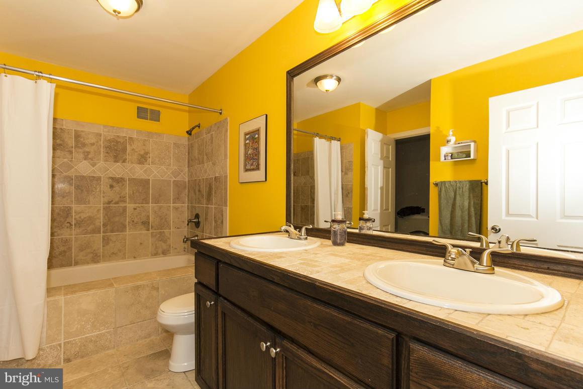 928 South Paca Street Baltimore, MD 21230 - Photo 13 of 23 Updated Bathroom with Jet Tub