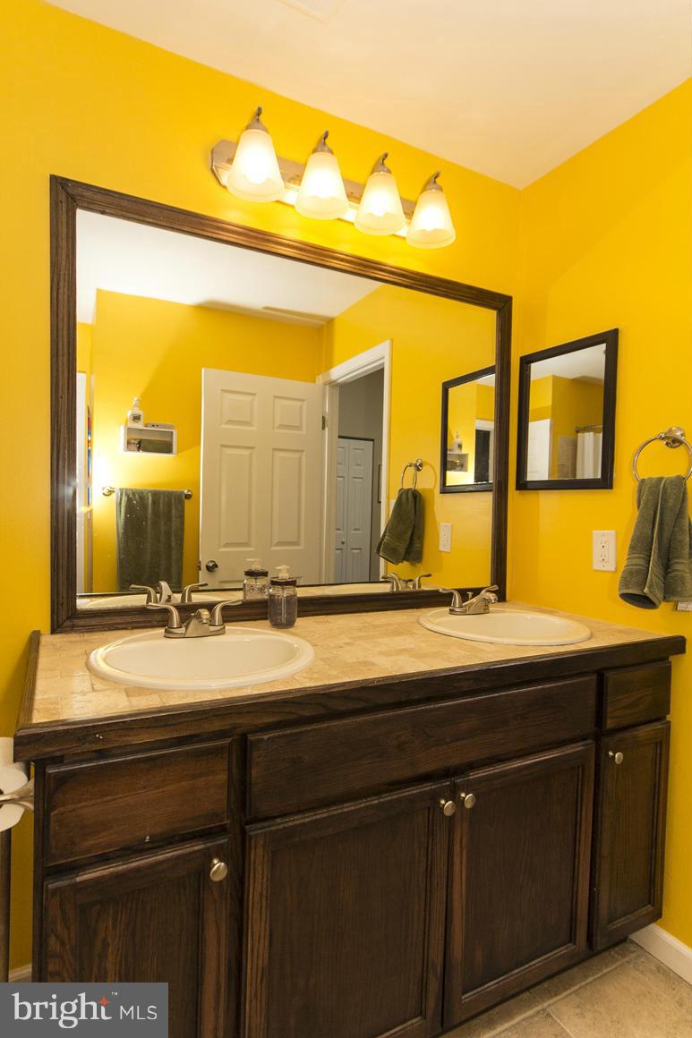 928 South Paca Street Baltimore, MD 21230 - Photo 14 of 23 Dual Vanity