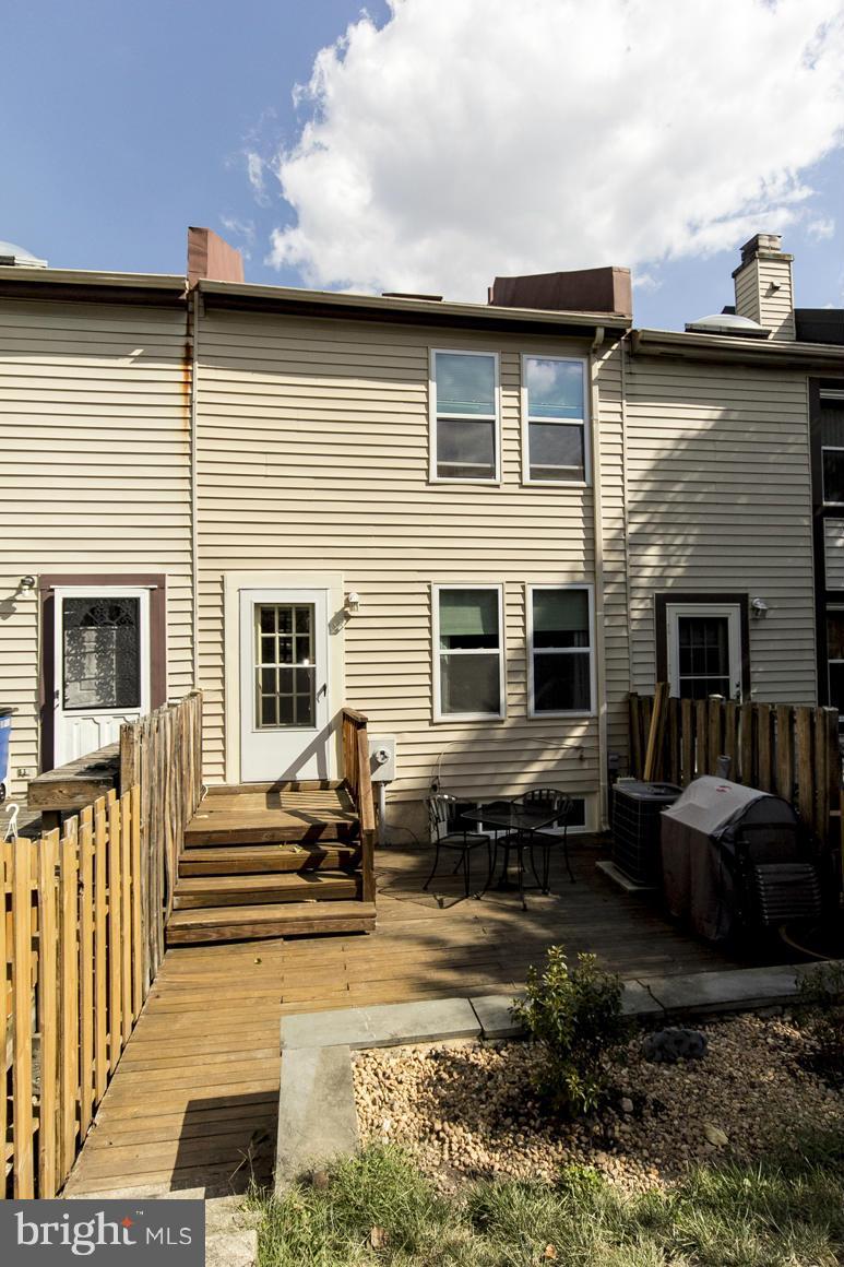 928 South Paca Street Baltimore, MD 21230 - Photo 22 of 23 Fenced in Back yard with GRASS!
