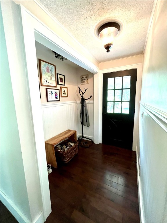 65 Jackson Rd Extension Penfield, NY 14526 - Photo 18 of 48 Entry off front porch