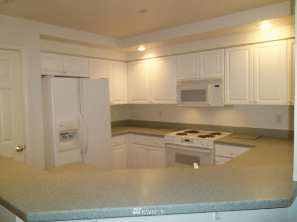 710 228th Street Southwest, Unit N101 Bothell, WA 98021 - Photo 9 of 18 Gallery Image 9