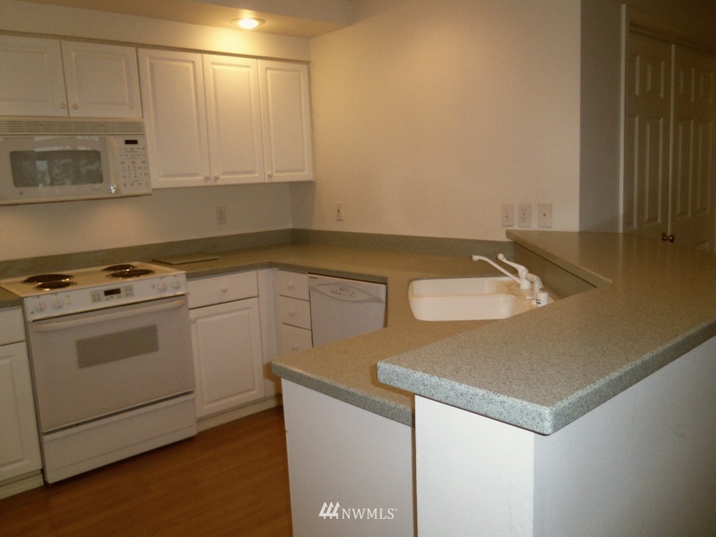 710 228th Street Southwest, Unit N101 Bothell, WA 98021 - Photo 10 of 18 Gallery Image 10