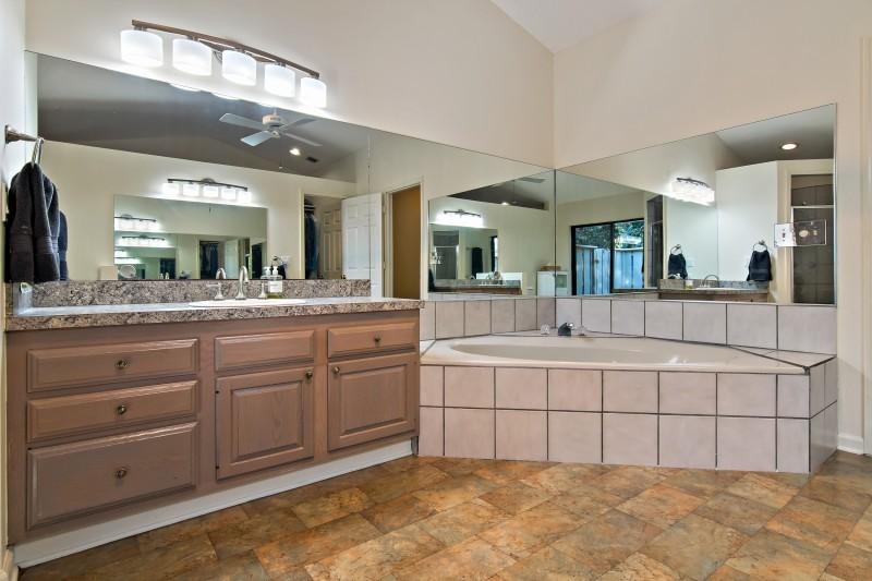 6850 Imperial Woods Road Jupiter, FL 33458 - Photo 16 of 25 16