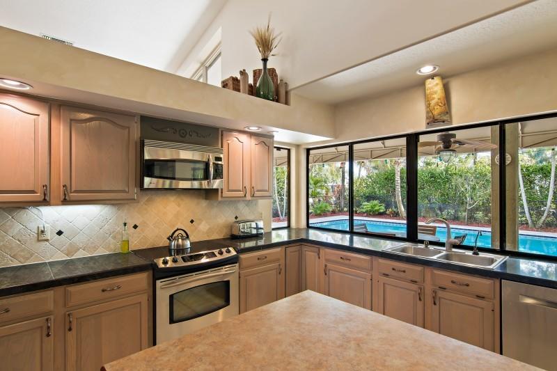 6850 Imperial Woods Road Jupiter, FL 33458 - Photo 9 of 25 09