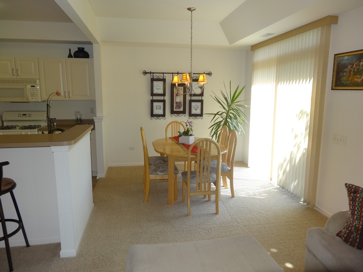 13528 Nealy Road Huntley, IL 60142 - Photo 15 of 39 a dining room with furniture and window