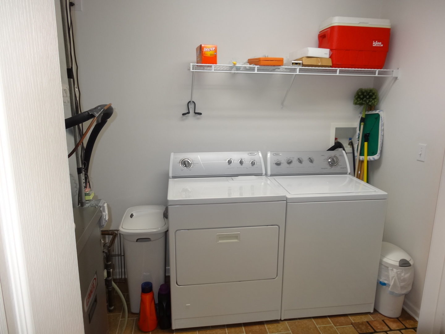 13528 Nealy Road Huntley, IL 60142 - Photo 19 of 39 a utility room with dryer and washer