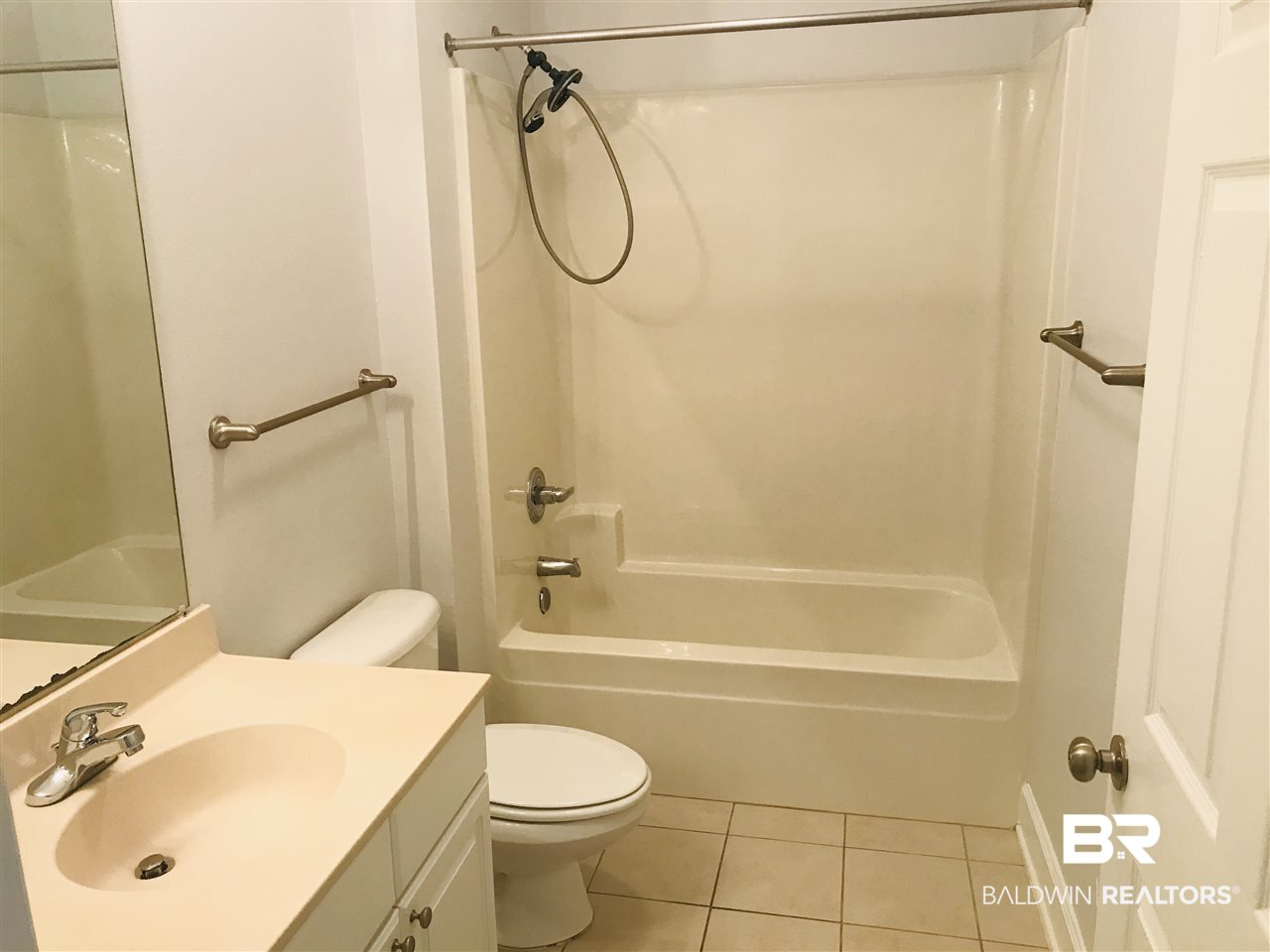 450 Park Avenue, Unit 711 Foley, AL 36535 - Photo 3 of 11 Master Bath