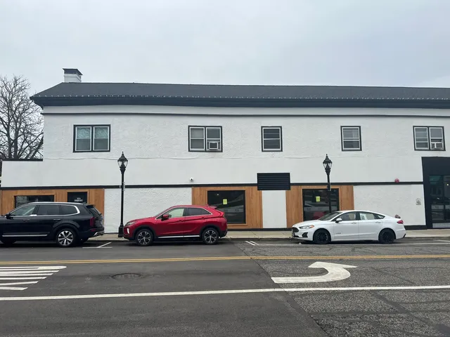 $1,400 | 10 East Jefferson Avenue, Unit 2, Naperville, IL 60540