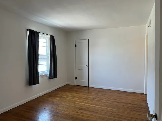 $1,400 | 10 East Jefferson Avenue, Unit 2, Naperville, IL 60540