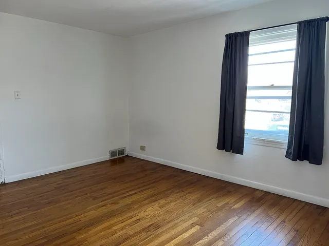 $1,400 | 10 East Jefferson Avenue, Unit 2, Naperville, IL 60540