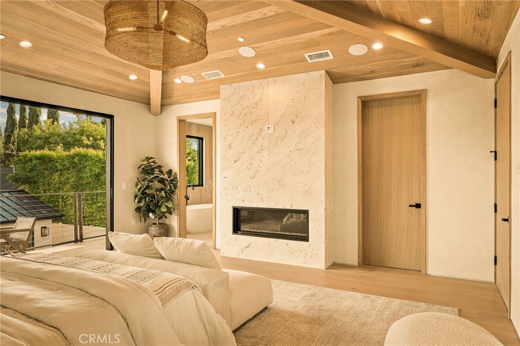 16658 Addison Street Encino, CA 91436 - Photo 34 of 46 Gallery Image 34