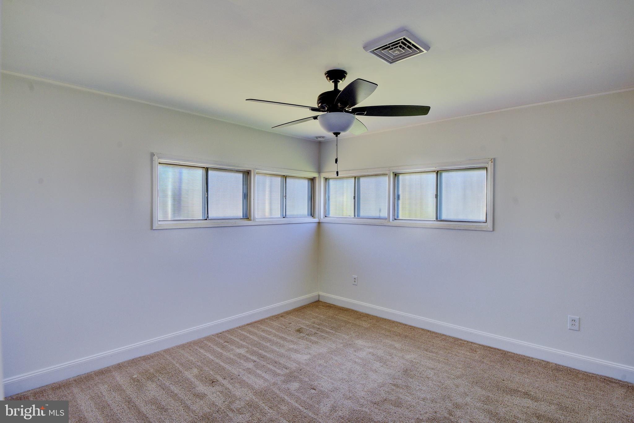 40 Beechtree Road Levittown, PA 19057 - Photo 18 of 28 Gallery Image 18