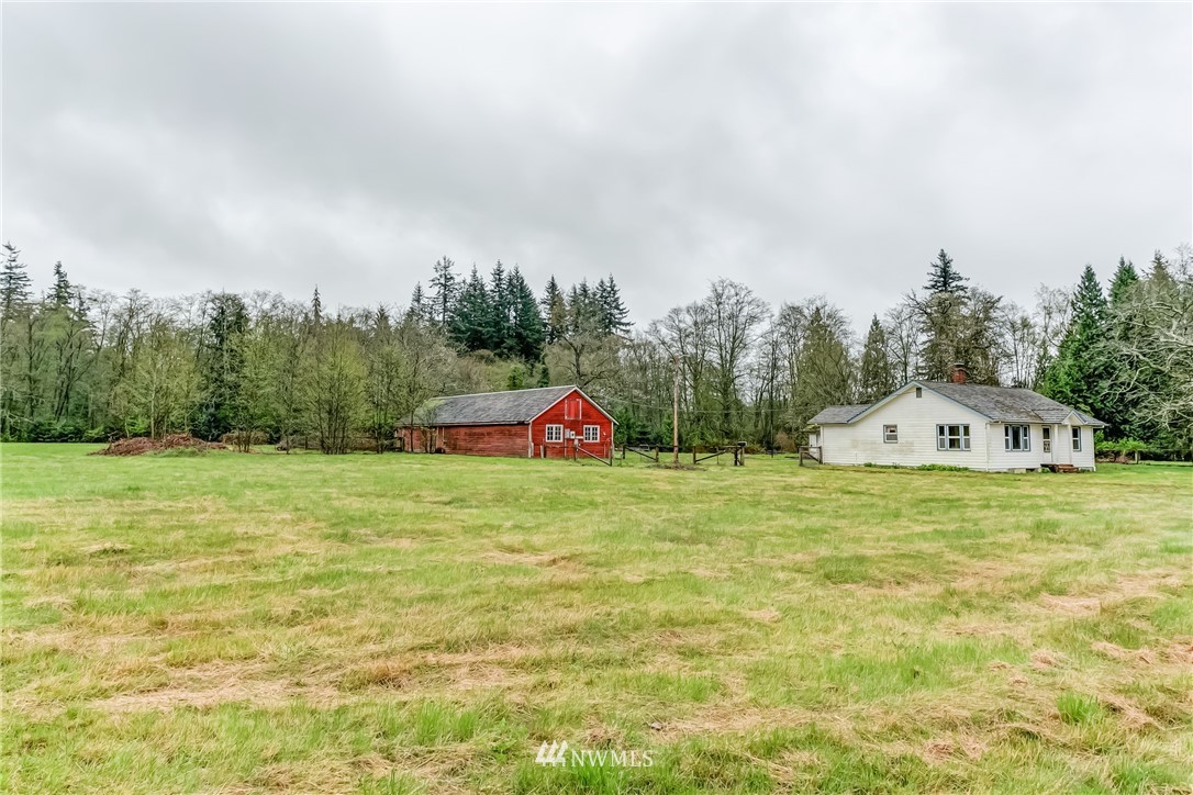 8970 Valley View Road Custer, WA 98240 - Photo 4 of 24