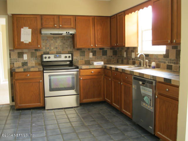 8339 Crosswind Road Jacksonville, FL 32244 - Photo 5 of 26 IMG_2745